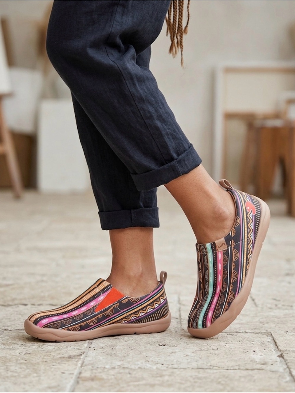 UIN Women’s Travel slip on size 9.5
